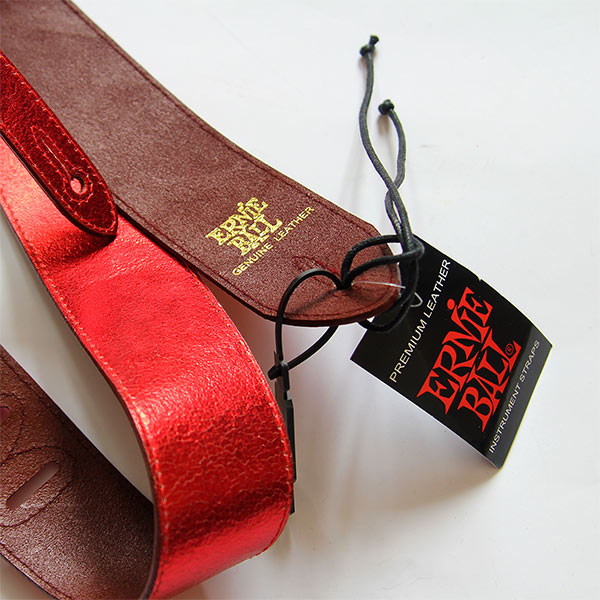 legendofmusic_Ernie_Ball_leather_red_foil_strap_IMG_2448_web_600.jpg