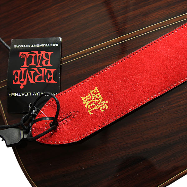 legendofmusic_Ernie_Ball_leather_red_foil_strap_IMG_2451_web_600.jpg