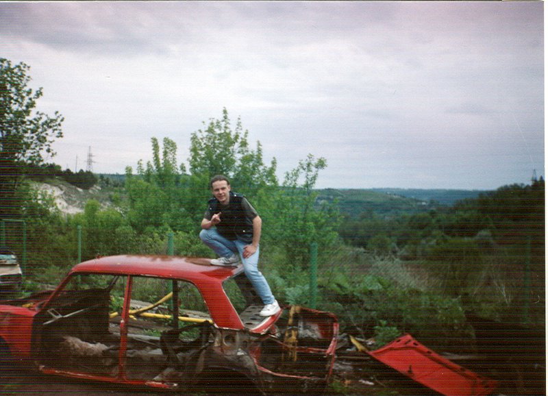 Я - на груде железа :-)