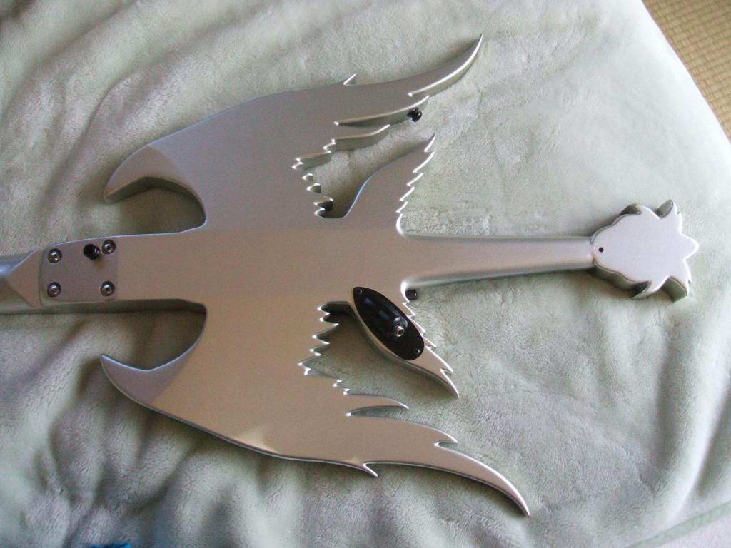 sword_guitar_1.jpg